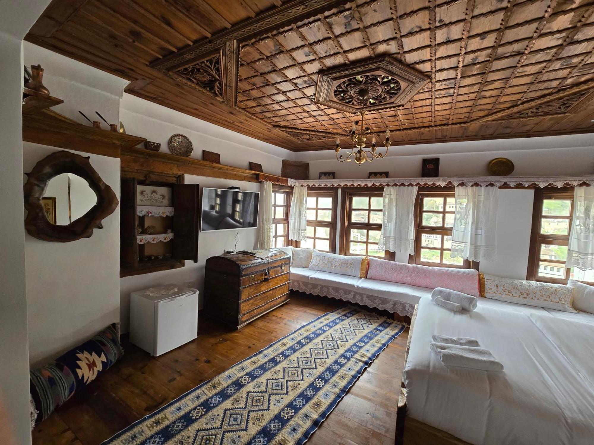 Hotel Ansel Berat Bagian luar foto