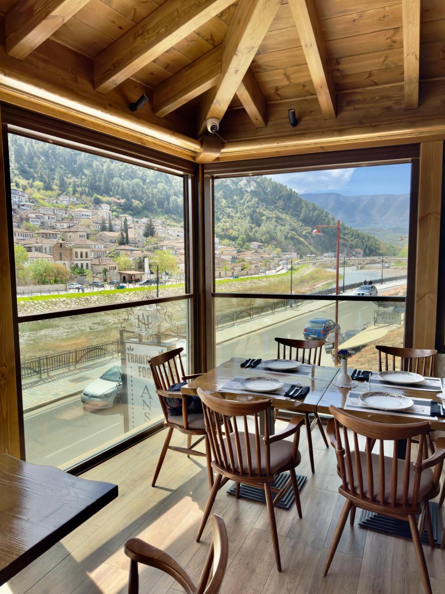 Hotel Ansel Berat Bagian luar foto