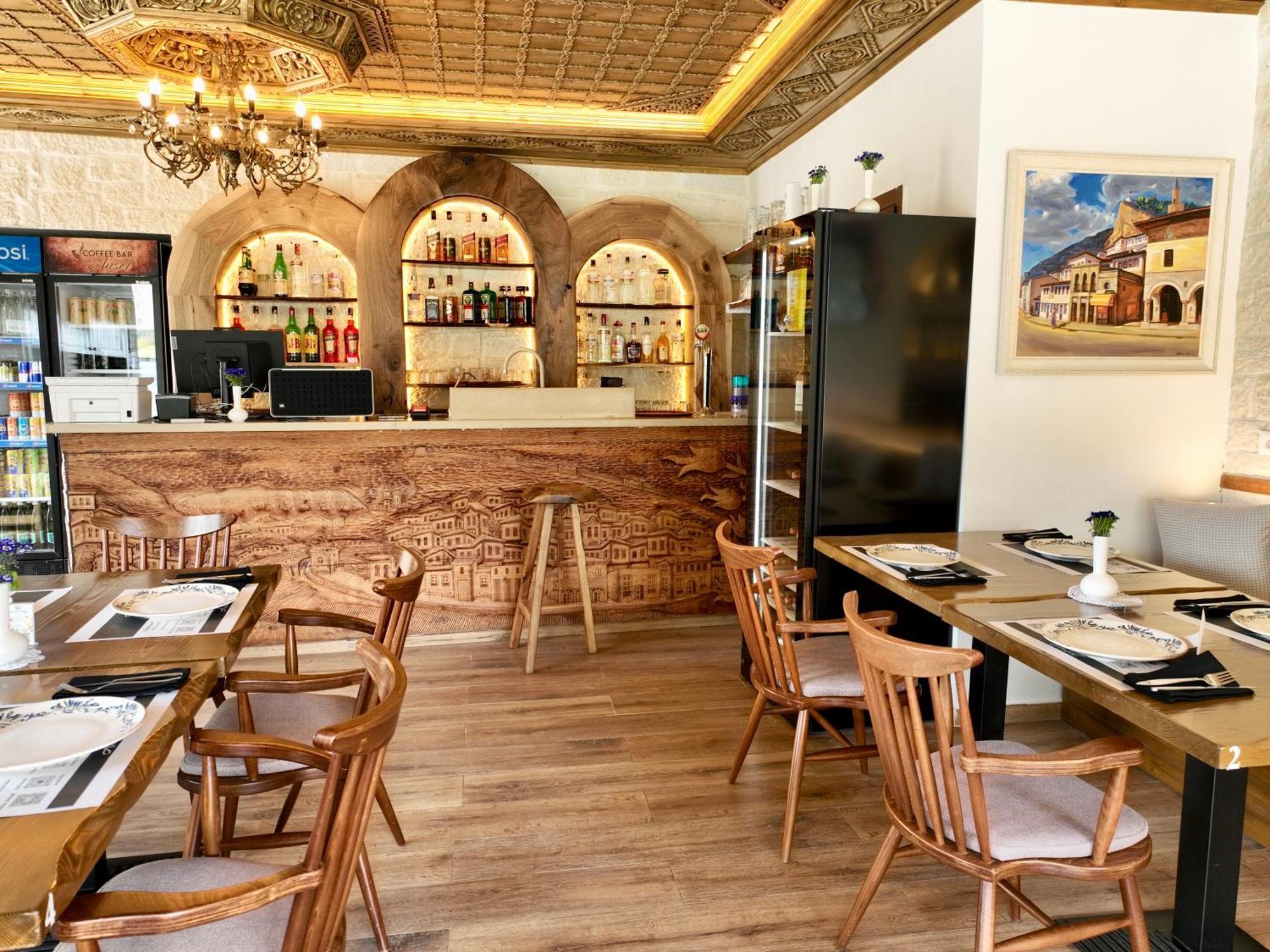 Hotel Ansel Berat Bagian luar foto