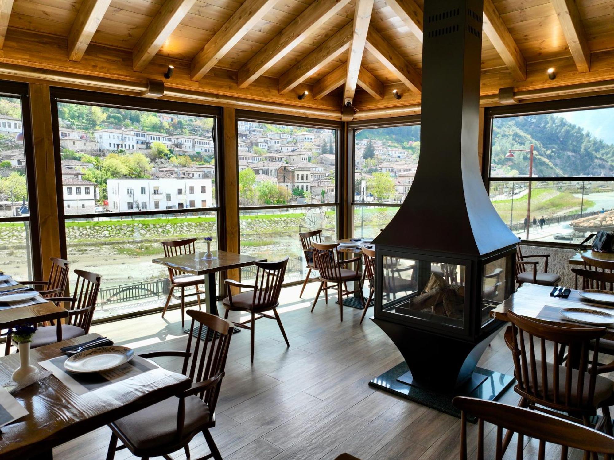 Hotel Ansel Berat Bagian luar foto