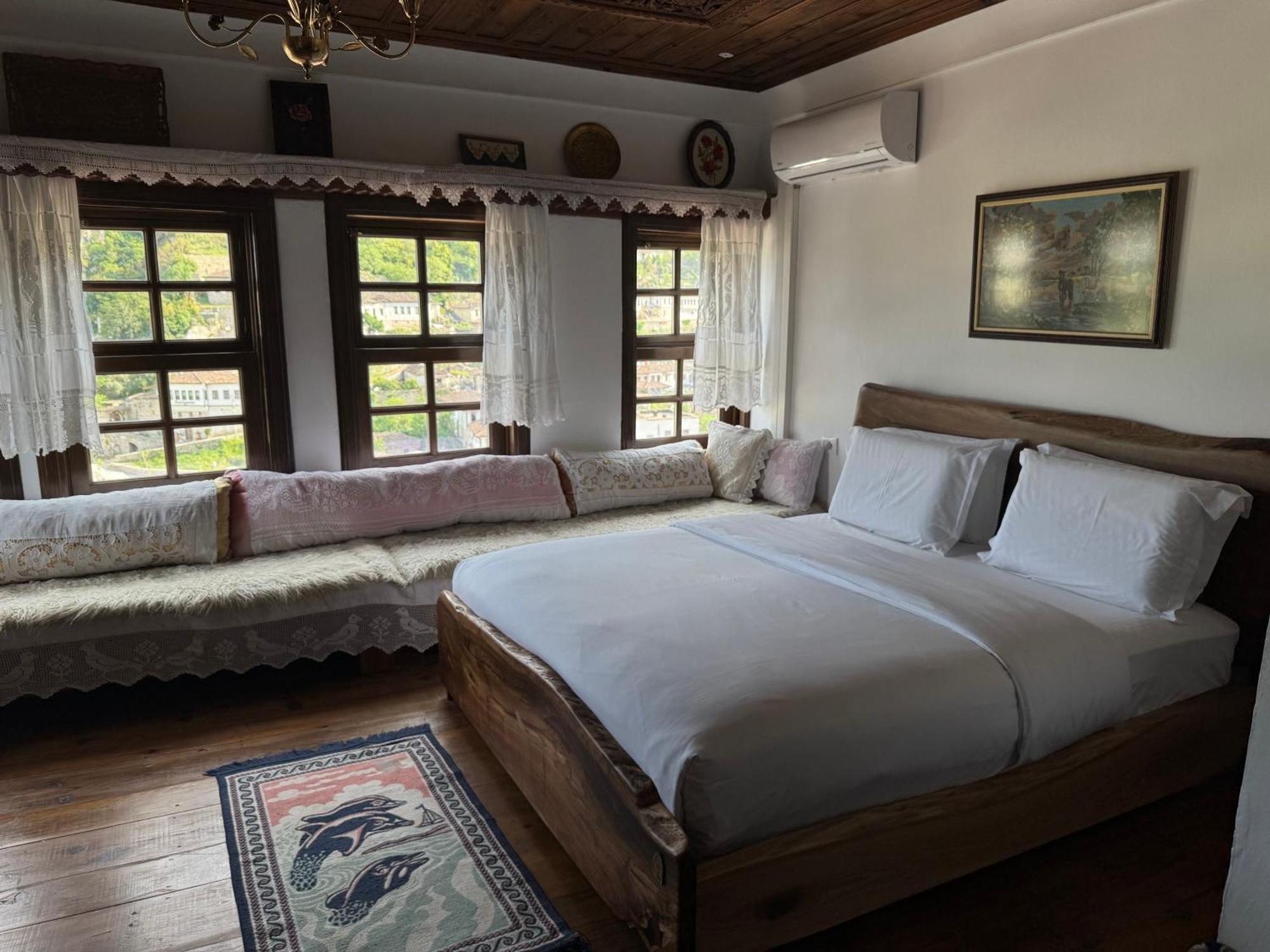 Hotel Ansel Berat Bagian luar foto