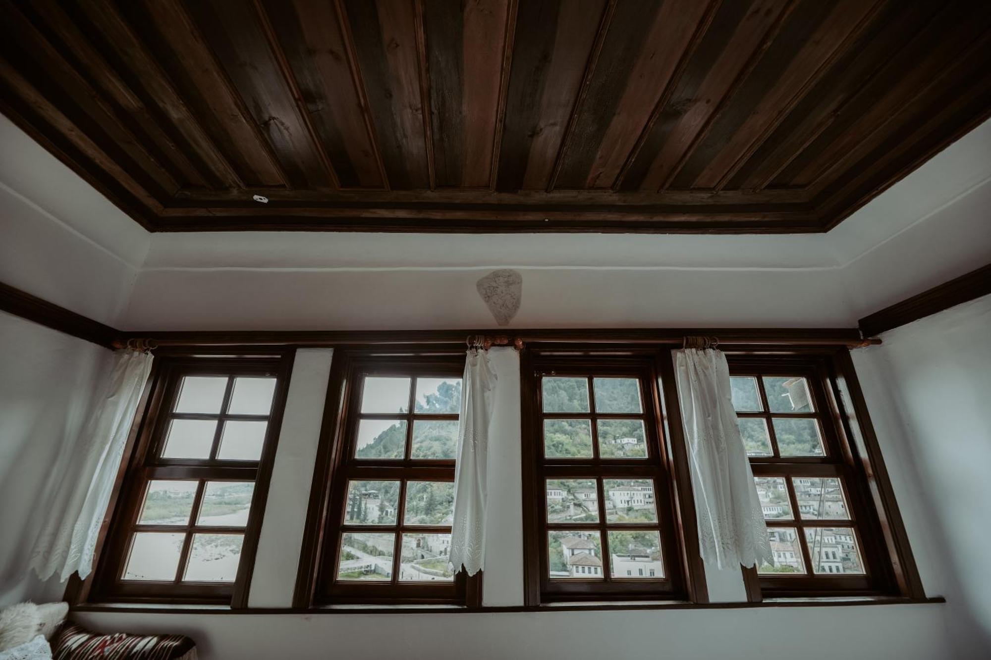 Hotel Ansel Berat Bagian luar foto