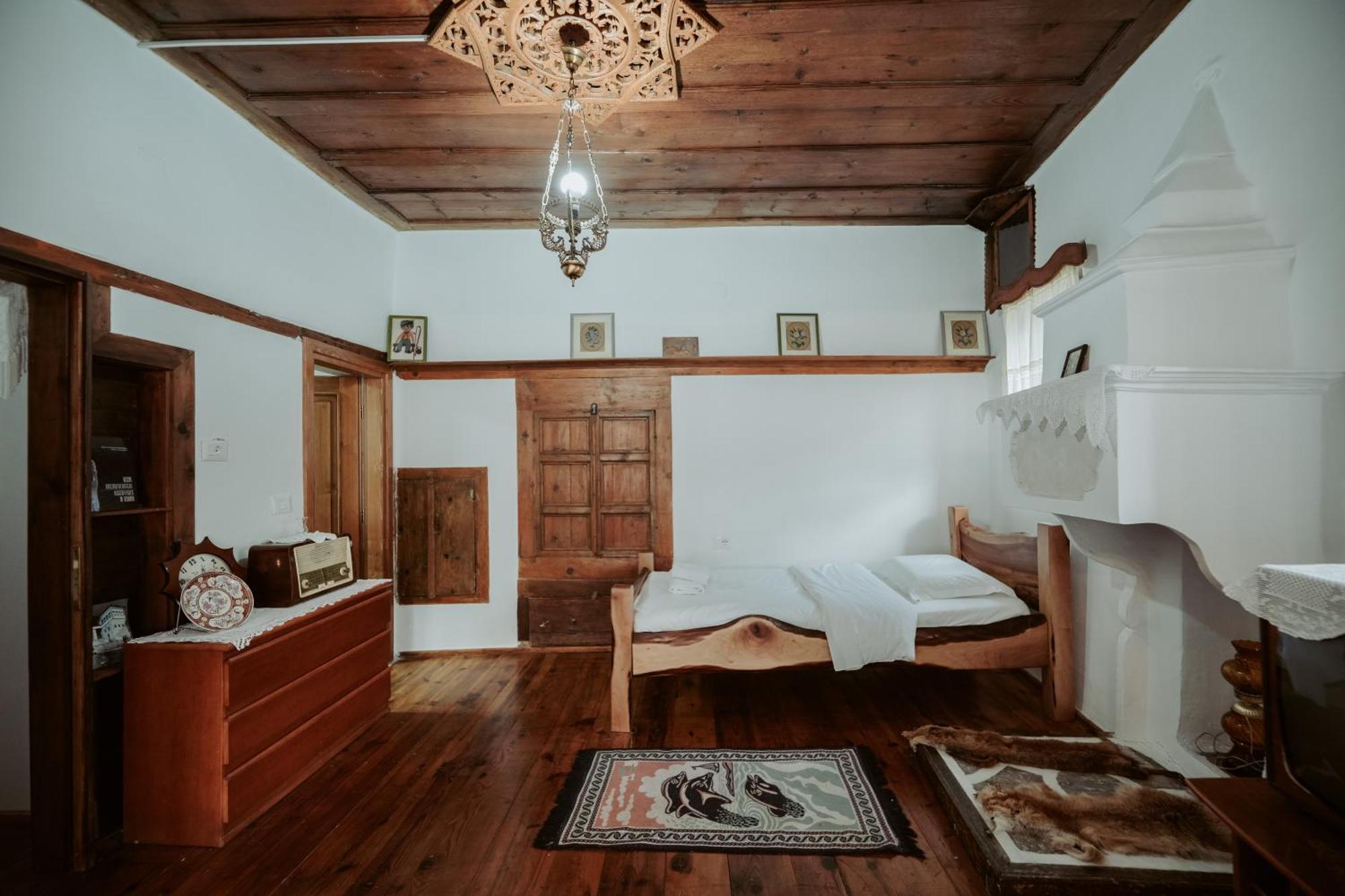 Hotel Ansel Berat Bagian luar foto