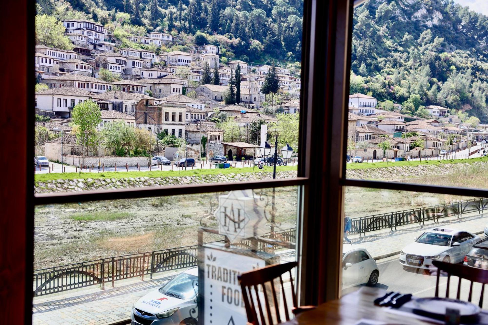 Hotel Ansel Berat Bagian luar foto