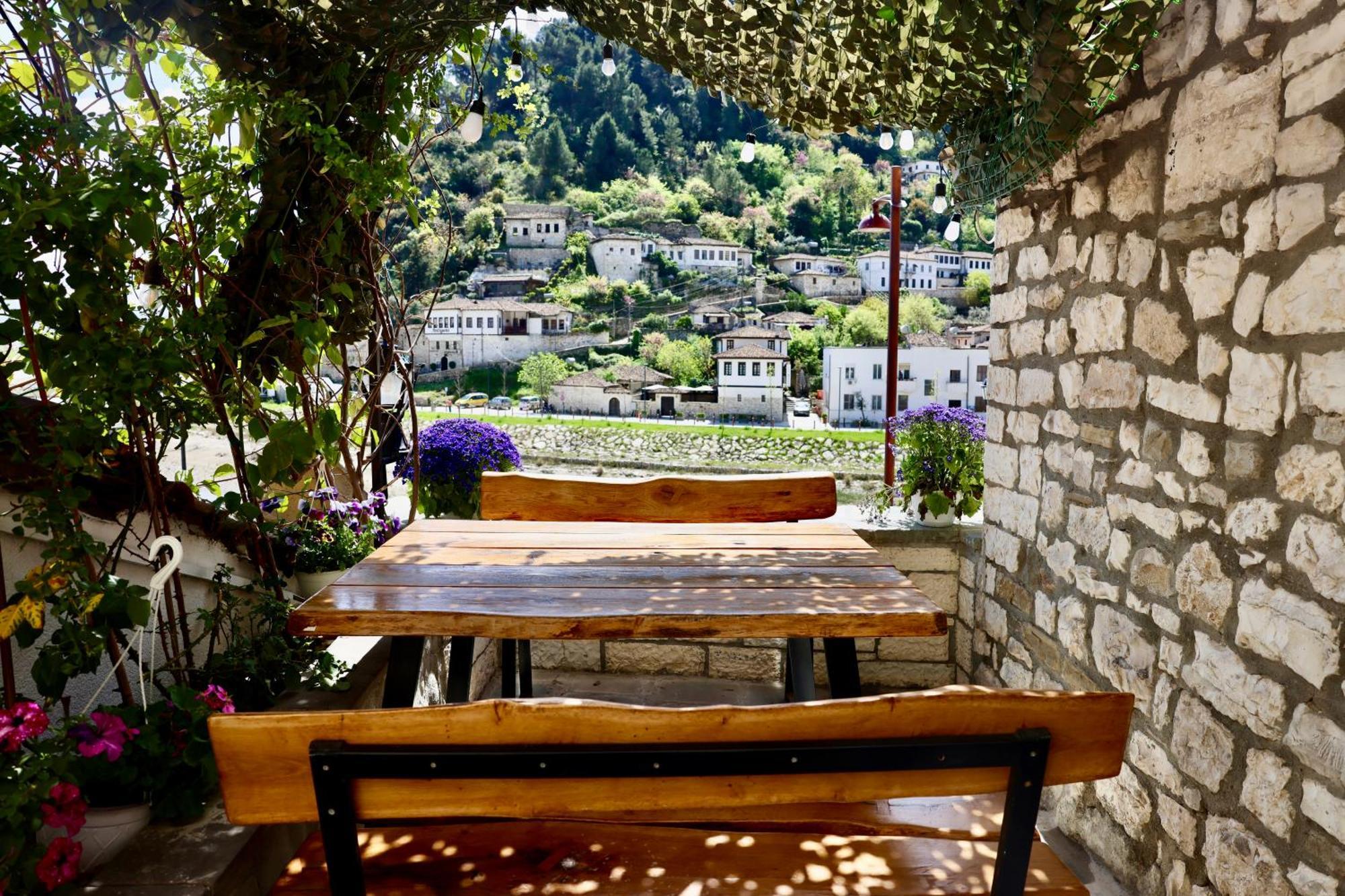 Hotel Ansel Berat Bagian luar foto
