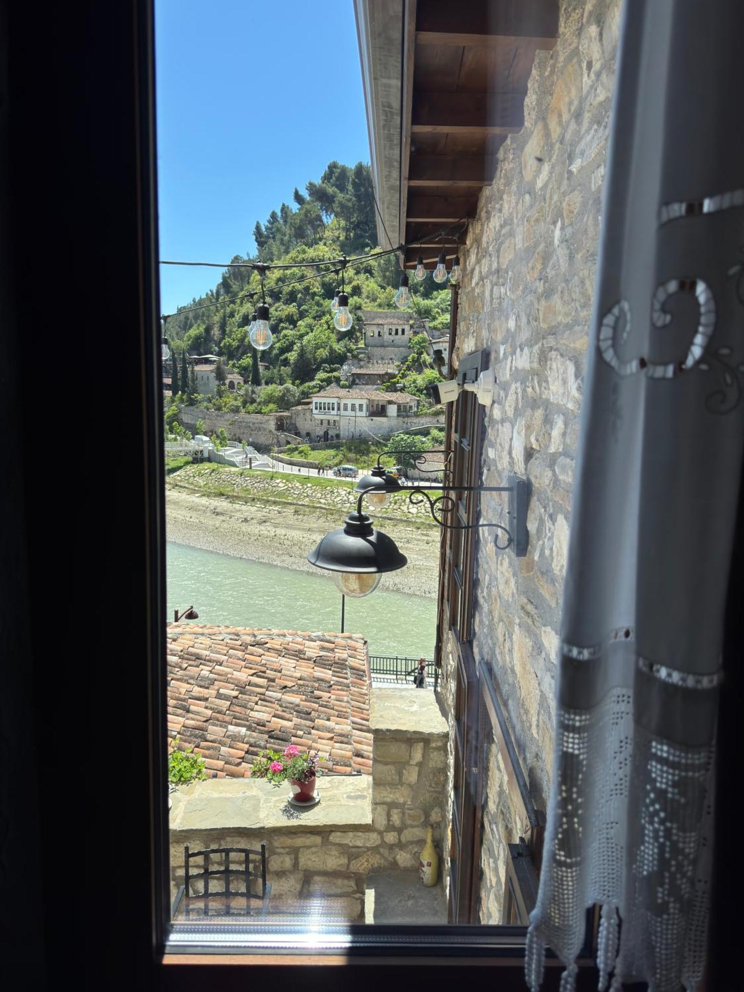 Hotel Ansel Berat Bagian luar foto
