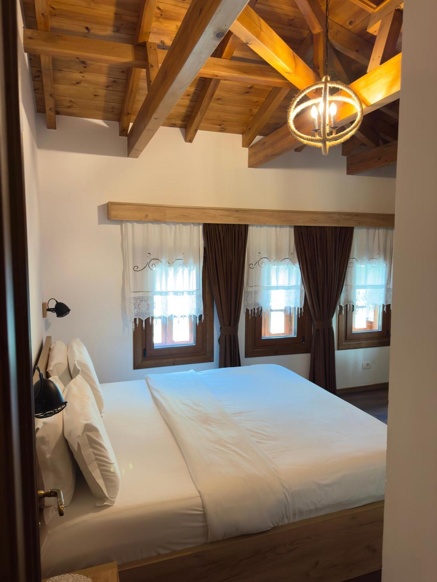 Hotel Ansel Berat Bagian luar foto
