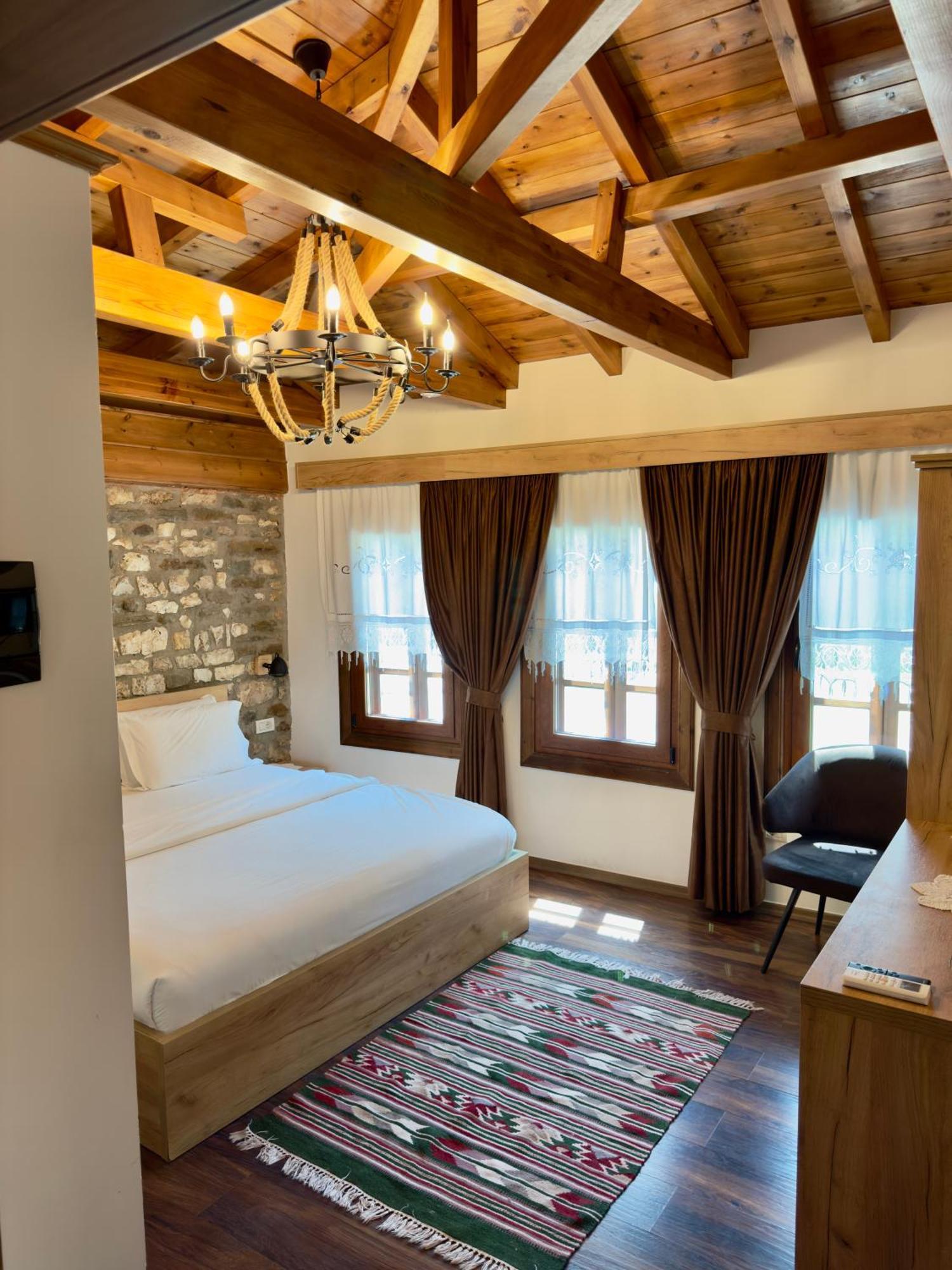 Hotel Ansel Berat Bagian luar foto